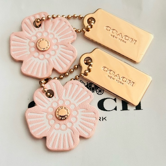 NWOT Coach Tea Rose and Rose Gold Tag Keychain/ Bag Charm - Picture 2 of 12
